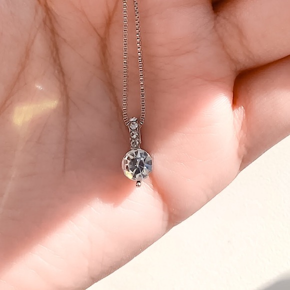 ⚜️[𝟯/$𝟭𝟴]⚜️Rhinestone Delicate Necklace NEW - Picture 5 of 10